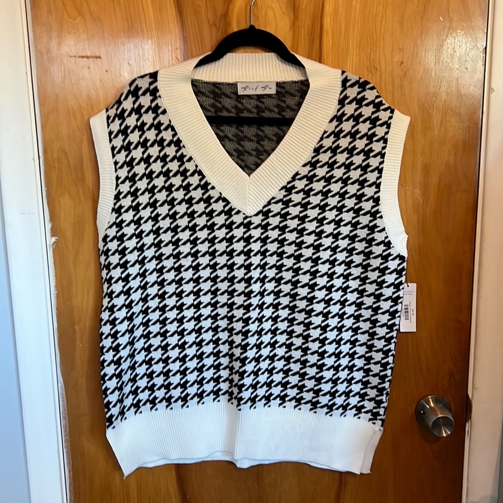 Houndstooth Sweater Vest